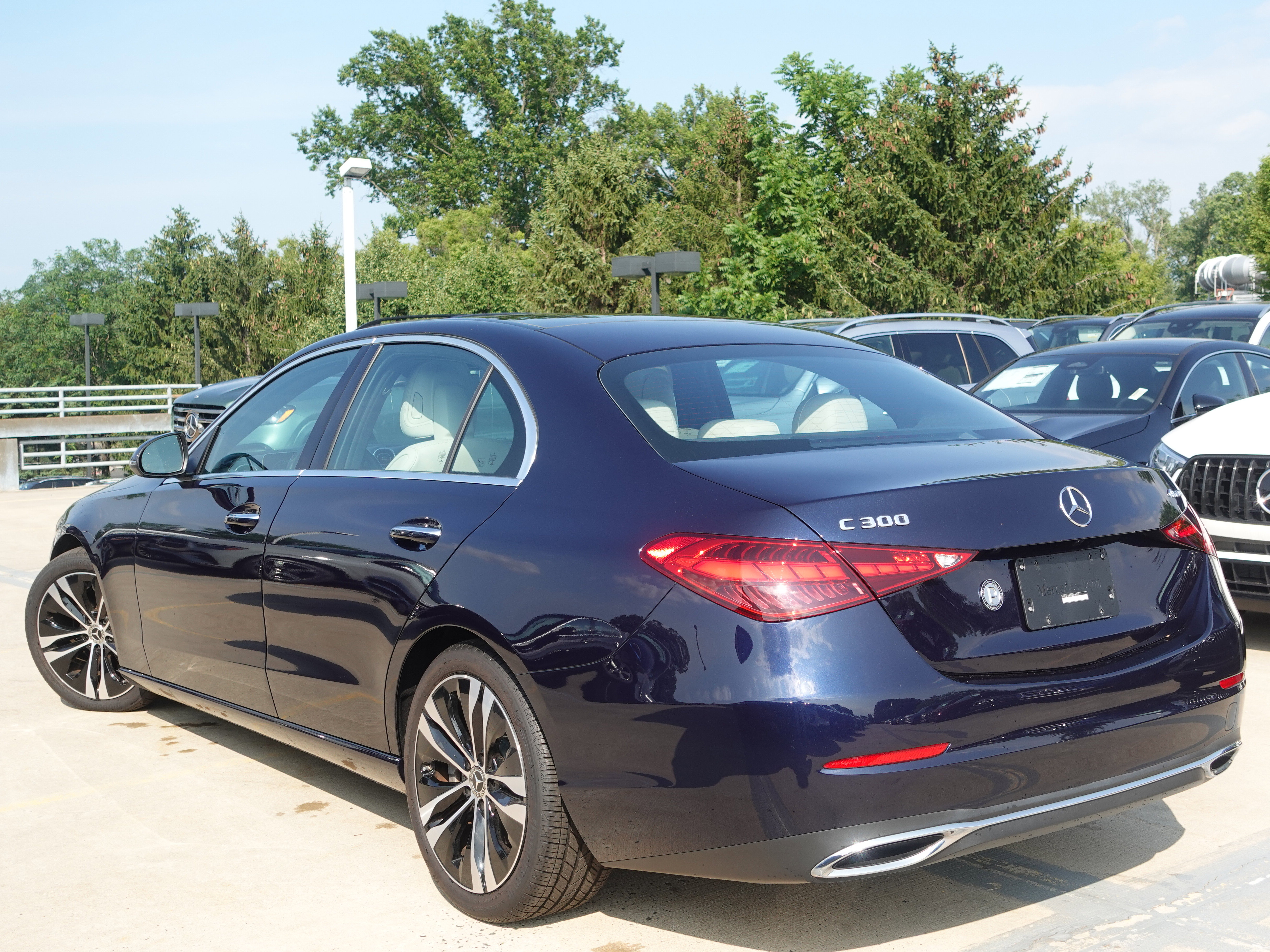Used 2022 Mercedes-Benz C 300 4MATIC Sedan image 3