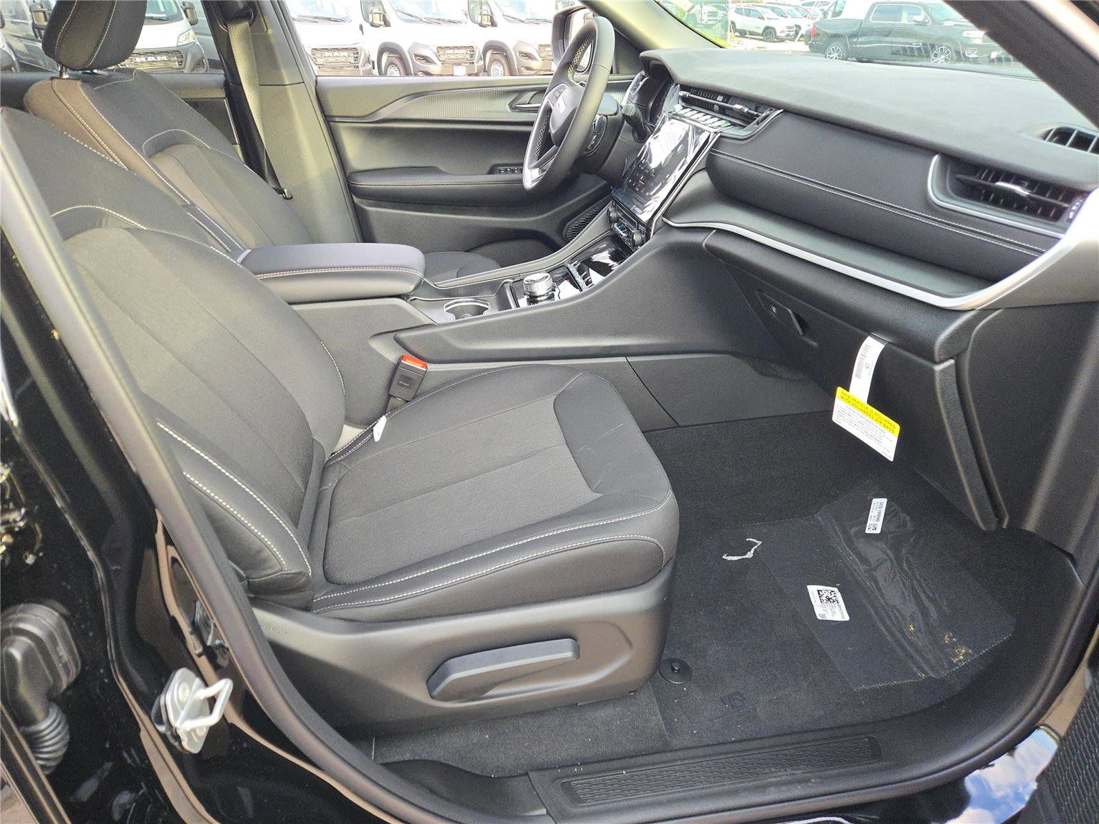 New 2025 Jeep Grand Cherokee Laredo w/ MOPAR Finishing Package image 6