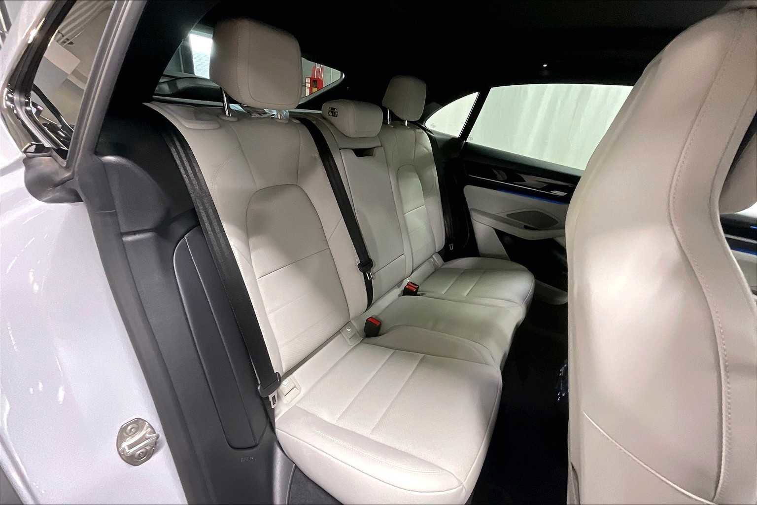 Used 2025 Porsche Macan Electric image 32