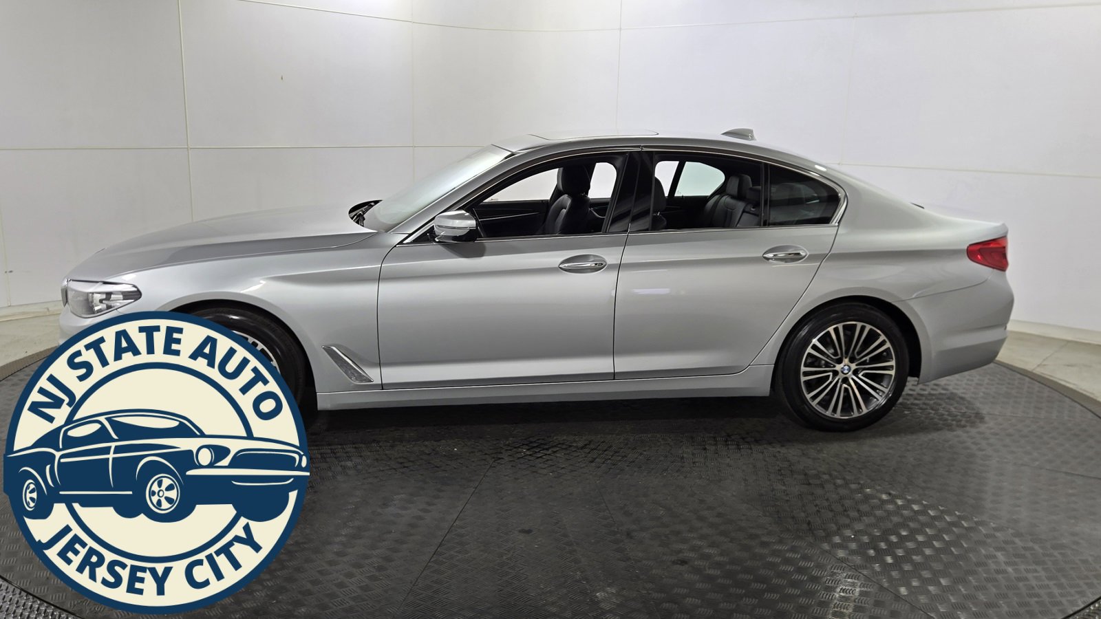 Used 2018 BMW 530i xDrive w/ Premium Package image 4