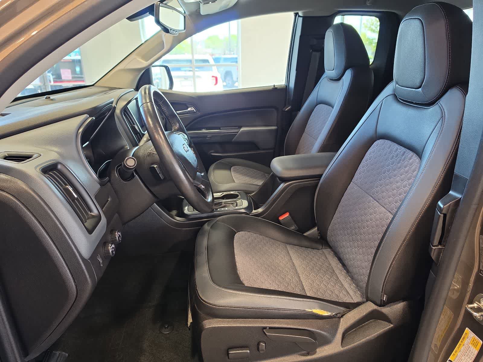 Used 2016 Chevrolet Colorado Z71 AWD/4WD image 13