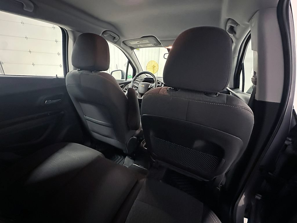Used 2020 Chevrolet Trax LS FWD image 22
