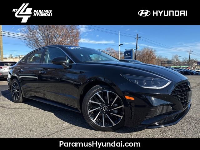 Used 2021 Hyundai Sonata Limited w/ Preferred Accessory Package image 1
