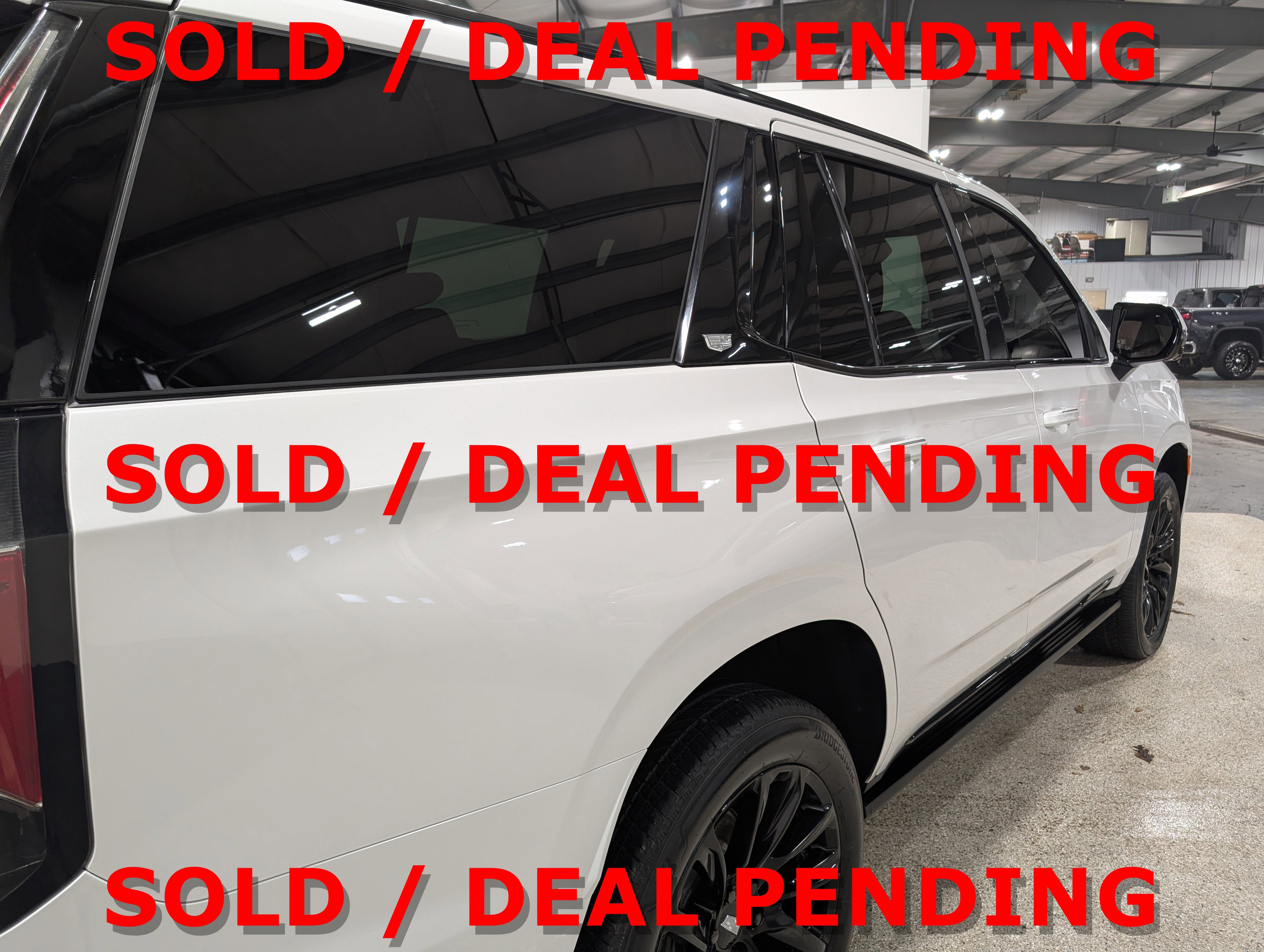 Used 2023 Cadillac Escalade Sport w/ LPO, ONYX Package image 3