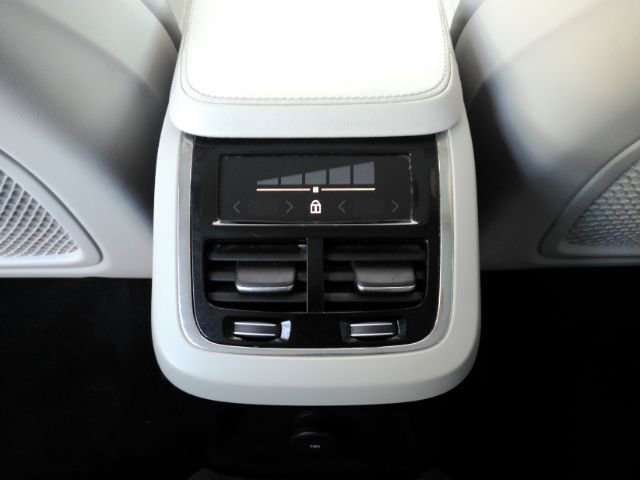 Used 2022 Volvo XC90 T8 Inscription AWD/4WD image 31