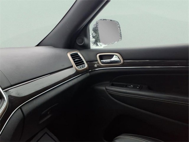 Used 2017 Jeep Grand Cherokee Overland w/ Jeep Active Safety Group image 20