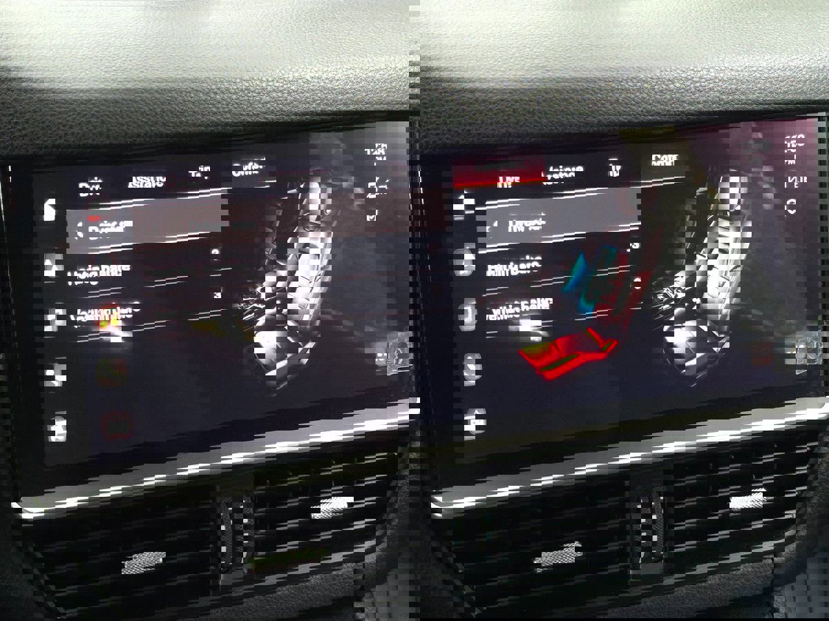 Used 2023 Porsche Cayenne Platinum Edition image 45