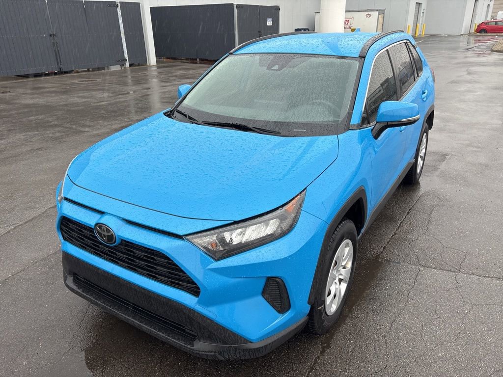 Used 2020 Toyota RAV4 LE image 6
