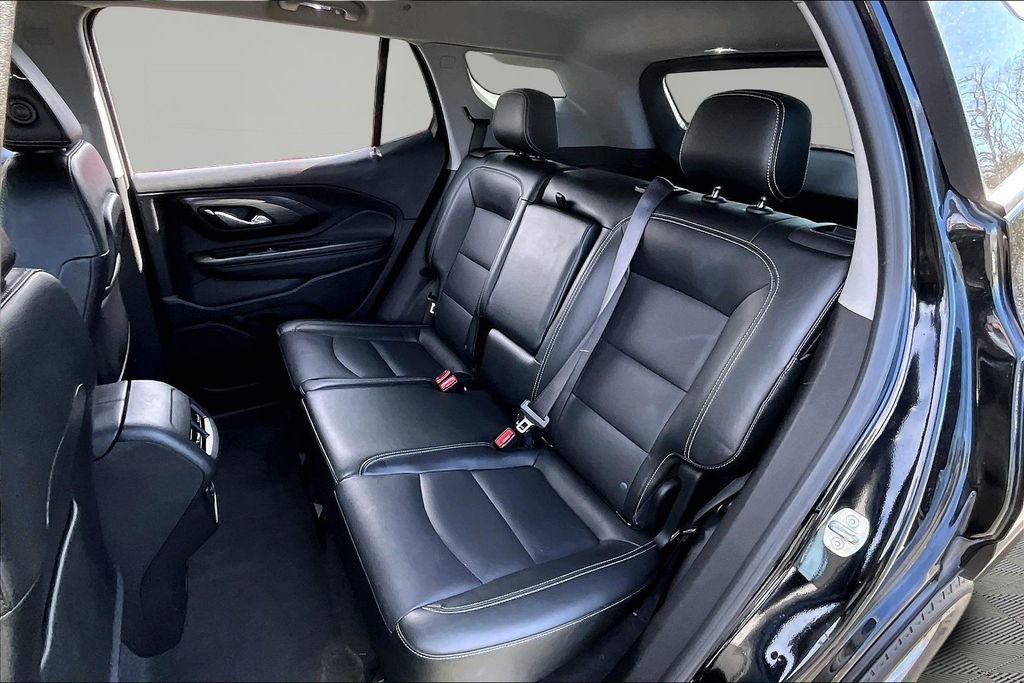 Used 2024 GMC Terrain SLT image 16