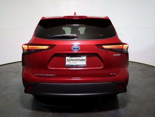 Used 2020 Toyota Highlander XLE image 10