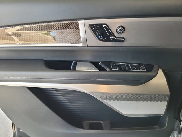 Certified 2026 Cadillac Vistiq Luxury AWD/4WD image 18