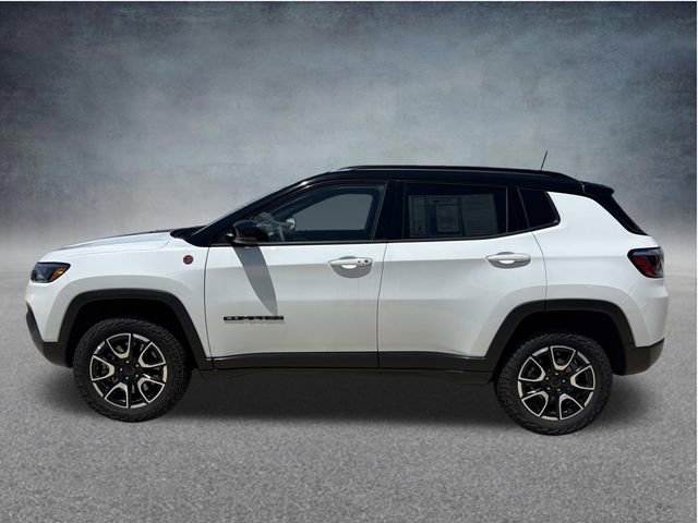 Used 2025 Jeep Compass Trailhawk AWD/4WD image 6