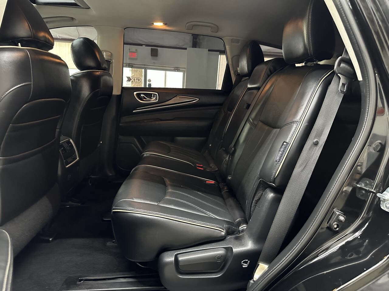 Used 2019 INFINITI QX60 Luxe w/ Essential Package image 13