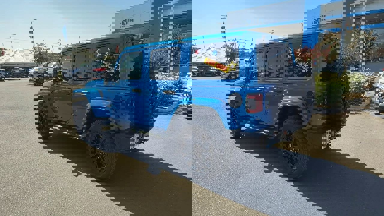 Used 2021 Jeep Wrangler Unlimited Sahara w/ Cold Weather Group image 5