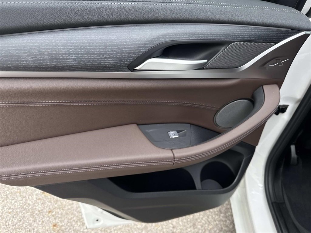 Used 2024 BMW X3 M40i image 12