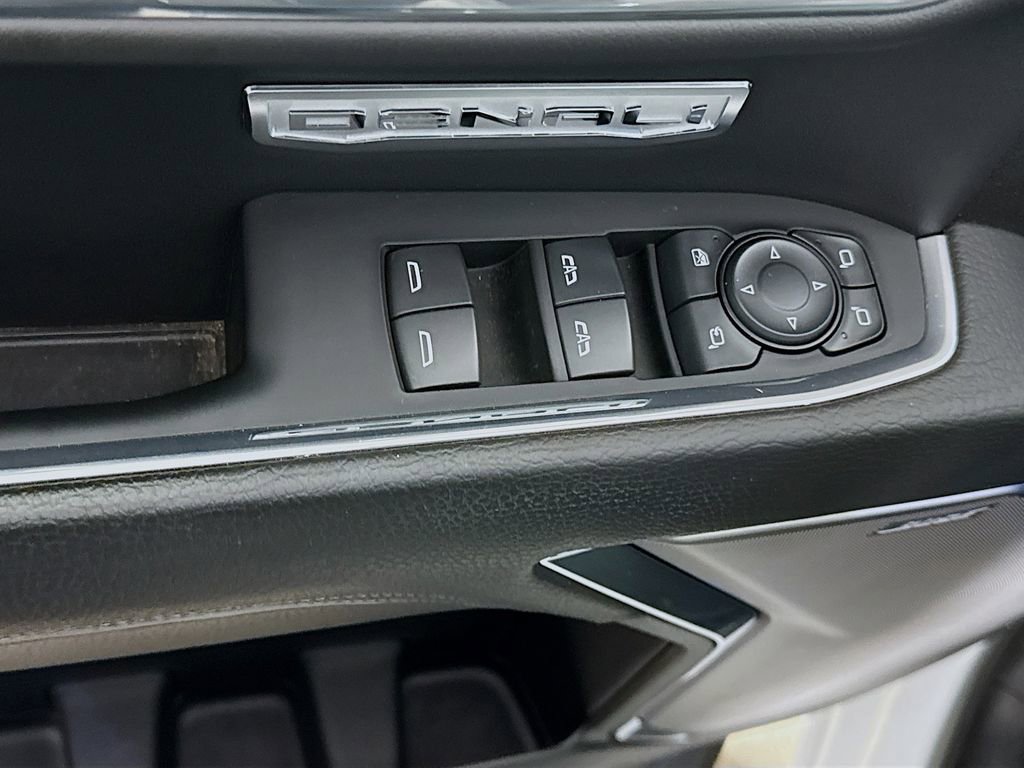 Used 2024 GMC Sierra 1500 Denali w/ Technology Package image 18