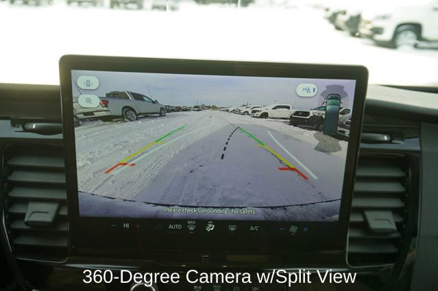 Used 2023 Ford Transit 350 XLT image 11