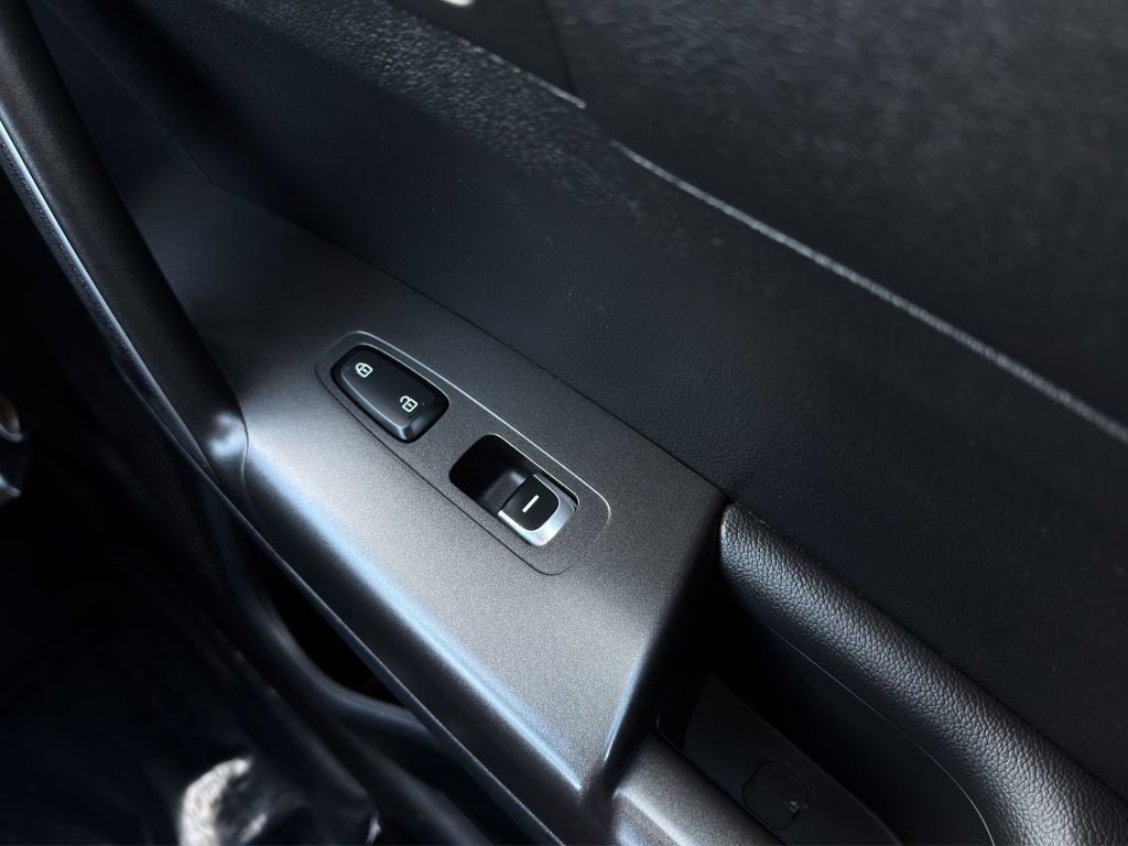 Used 2022 Kia Sportage LX image 15