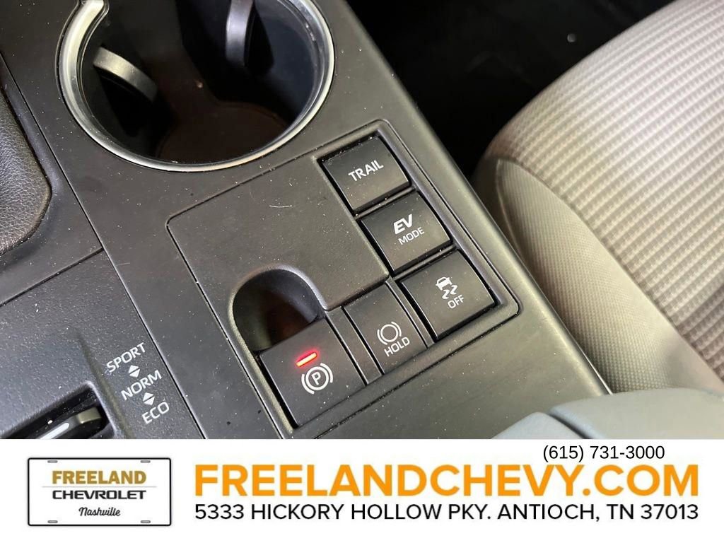 Used 2023 Toyota Highlander LE image 19