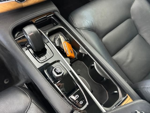 Used 2023 Volvo XC90 B6 Plus image 20