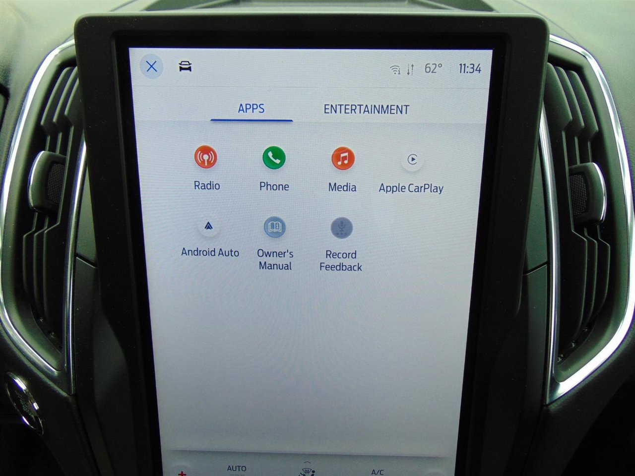 Used 2024 Ford Edge Titanium image 30