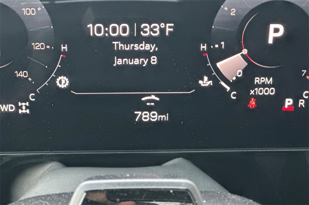 Used 2025 GMC Yukon XL Denali w/ Denali Reserve Package image 29