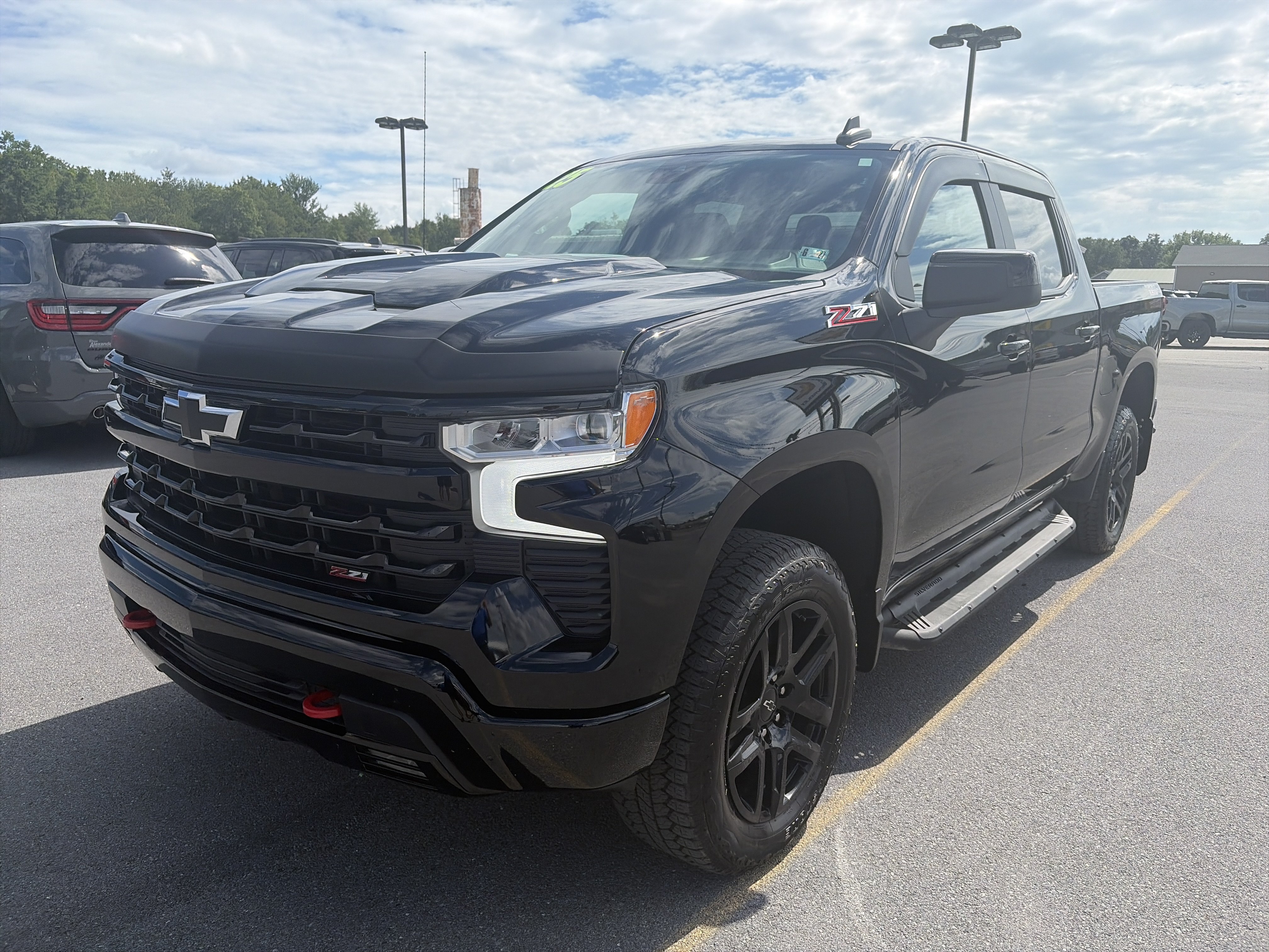 Used 2025 Chevrolet Silverado 1500 LT Trail Boss w/ Convenience Package II AWD/4WD video 2