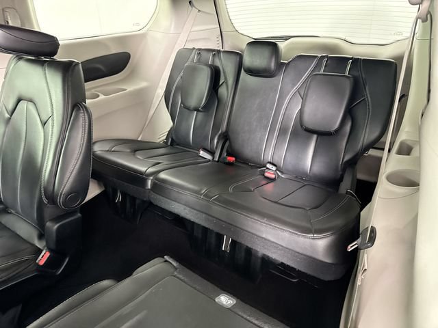 Used 2023 Chrysler Pacifica Touring-L FWD image 22