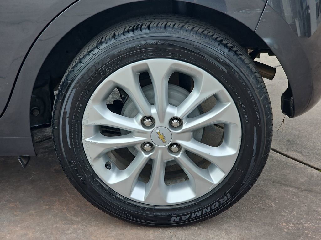 Used 2021 Chevrolet Spark LT image 36