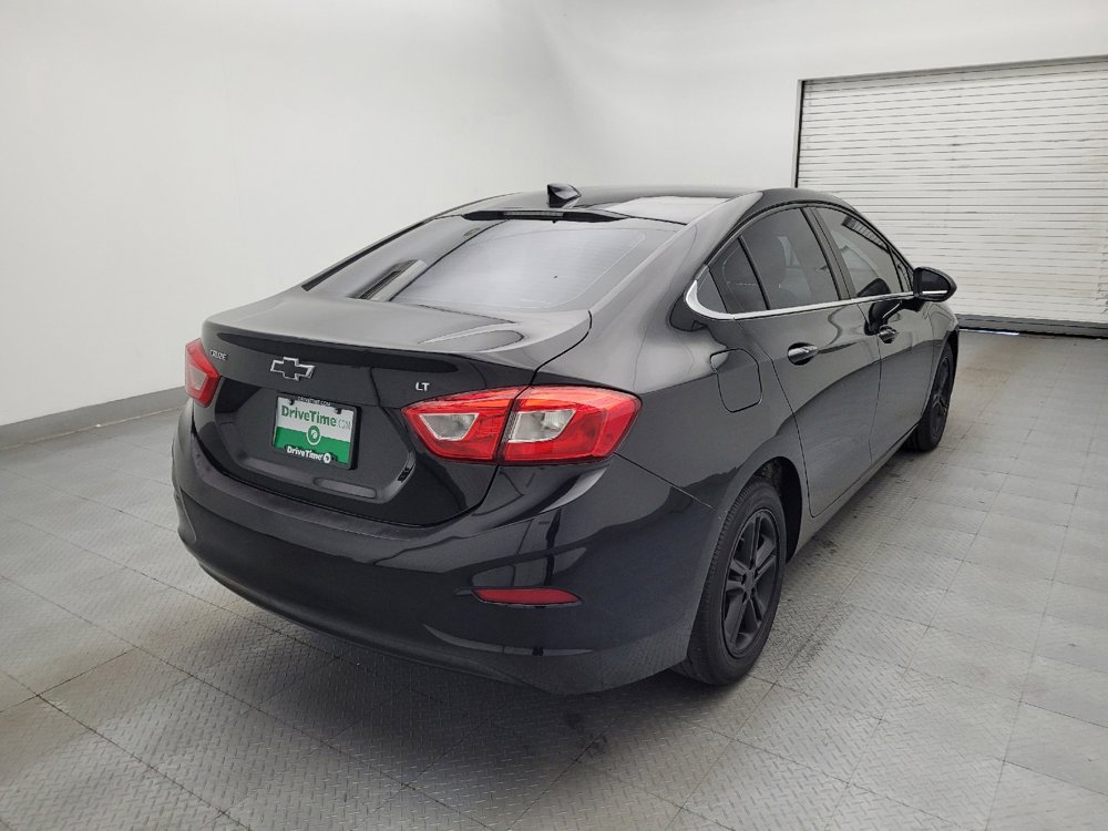 Used 2018 Chevrolet Cruze LT w/ Sun And Sound Package FWD image 9