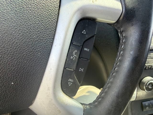 Used 2010 Chevrolet Traverse LT FWD image 32