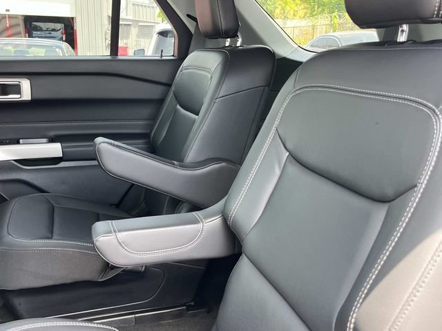 Used 2023 Ford Explorer XLT w/ Equipment Group 202A AWD/4WD image 21