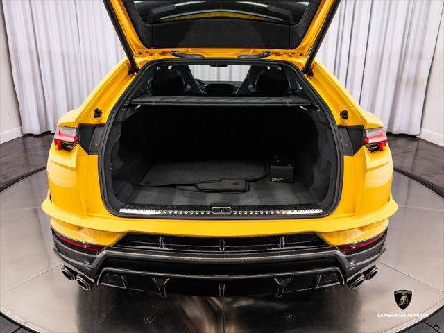 Used 2024 Lamborghini Urus Performante AWD/4WD image 18