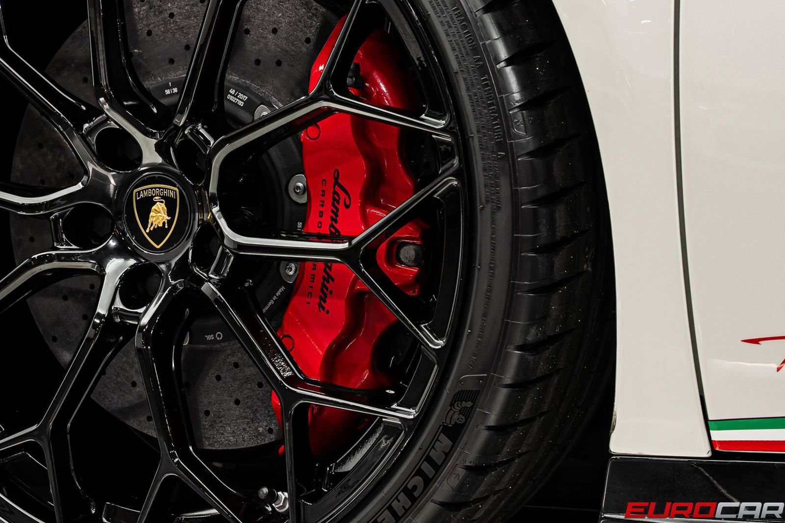 Used 2018 Lamborghini Huracan Performante AWD/4WD image 28
