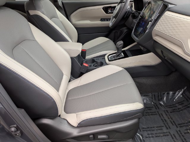 Used 2025 Subaru Forester Limited AWD/4WD image 36