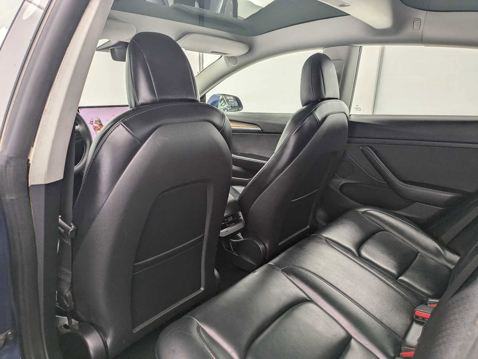 Used 2022 Tesla Model 3 Standard Range image 16