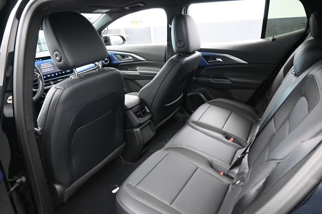 Used 2026 Chevrolet Equinox EV LT FWD image 40
