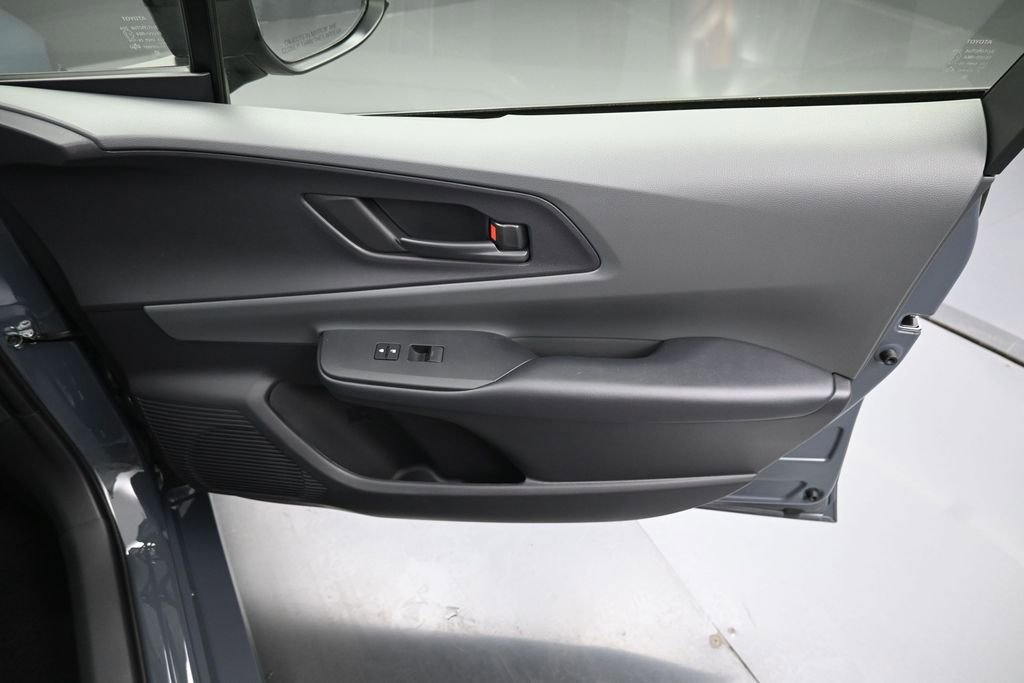 Certified 2026 Toyota Prius LE FWD image 33