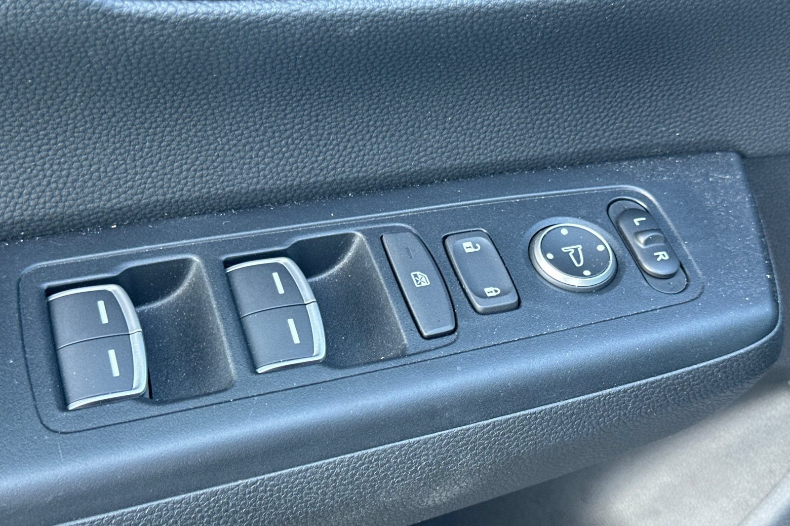 Used 2024 Honda CR-V EX-L image 12