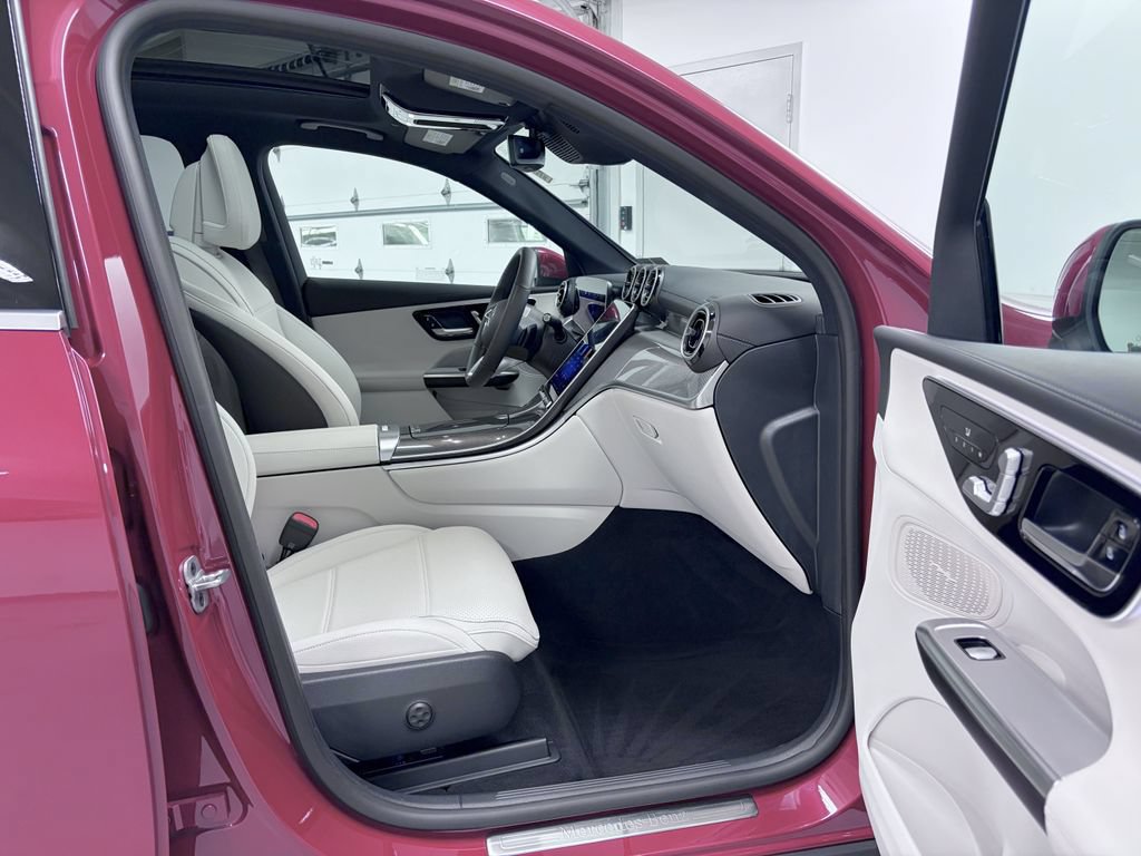 Certified 2025 Mercedes-Benz GLC 300 4MATIC image 19