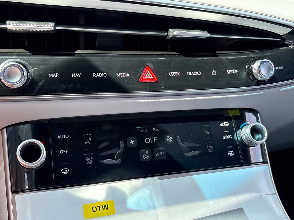 New 2027 Genesis GV70 2.5T Advanced AWD/4WD image 18