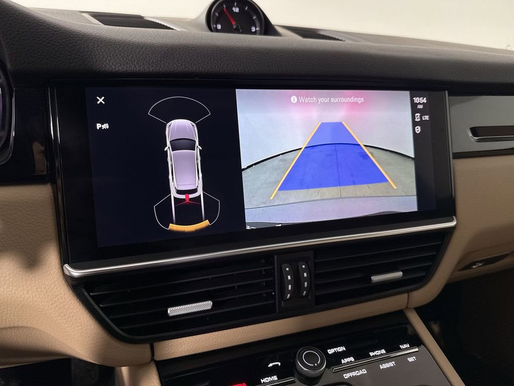 Certified 2023 Porsche Cayenne Platinum Edition image 30