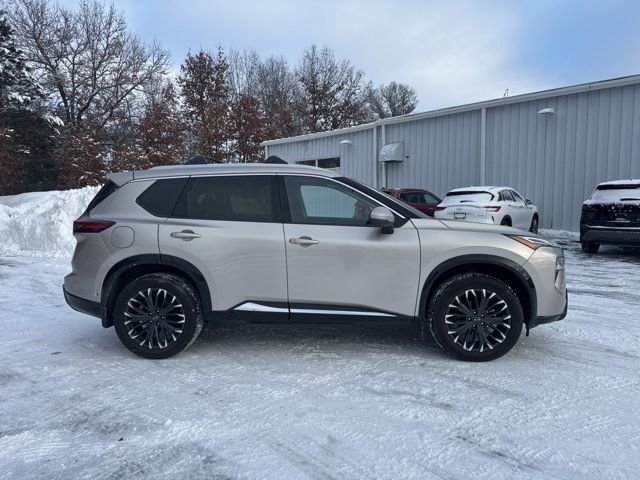 Used 2025 Nissan Rogue Platinum image 11