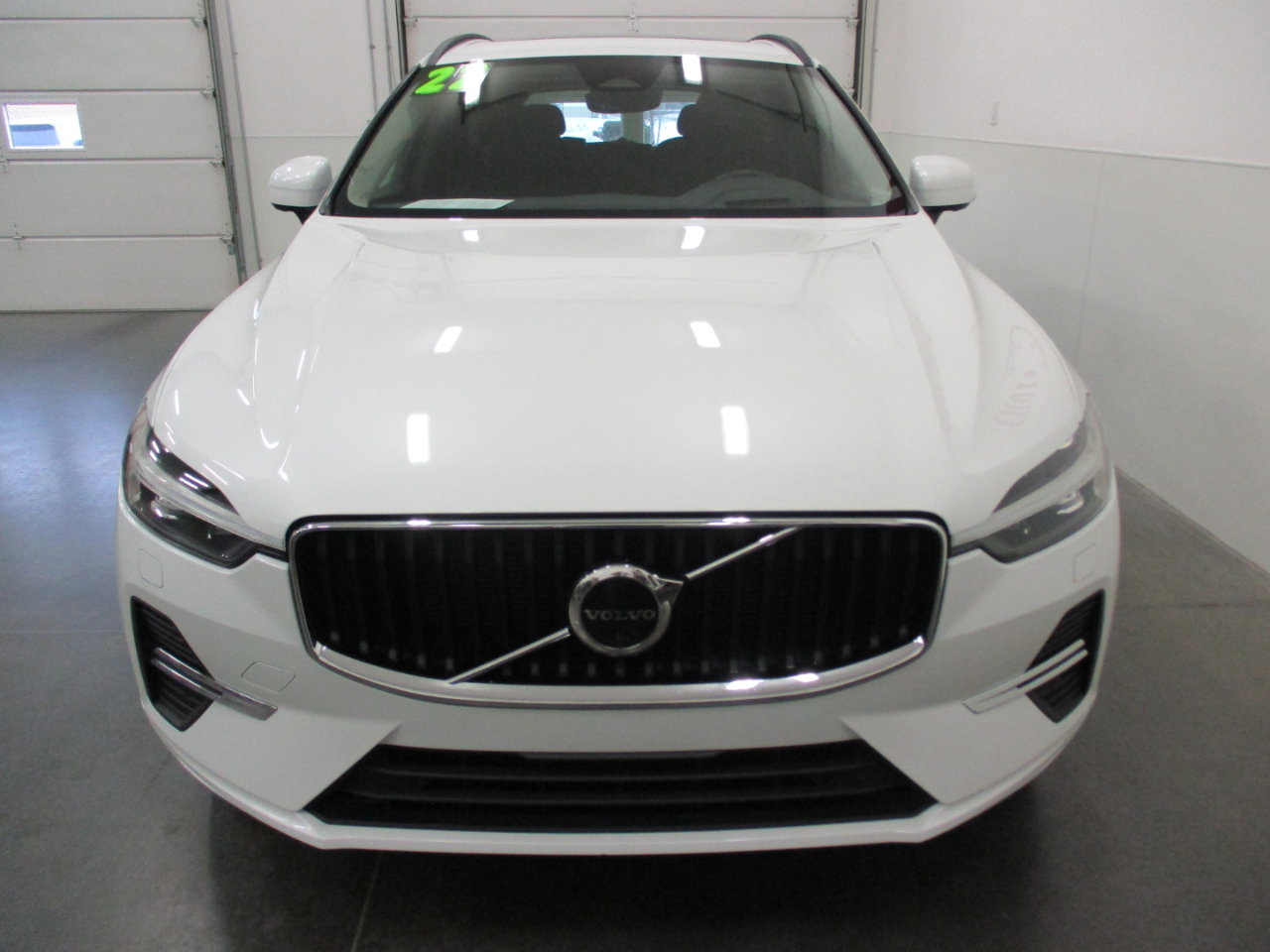 Used 2022 Volvo XC60 B5 Momentum image 8