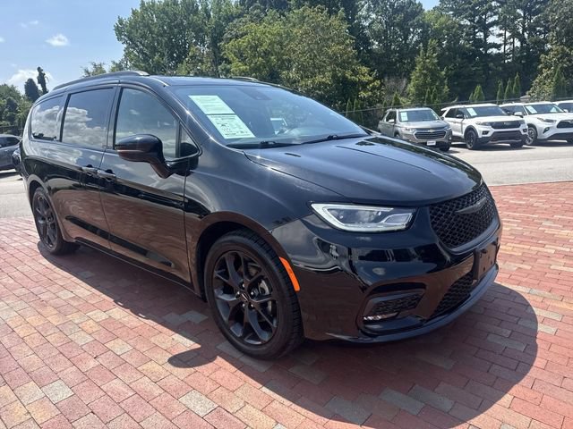 Used 2025 Chrysler Pacifica Limited FWD image 38