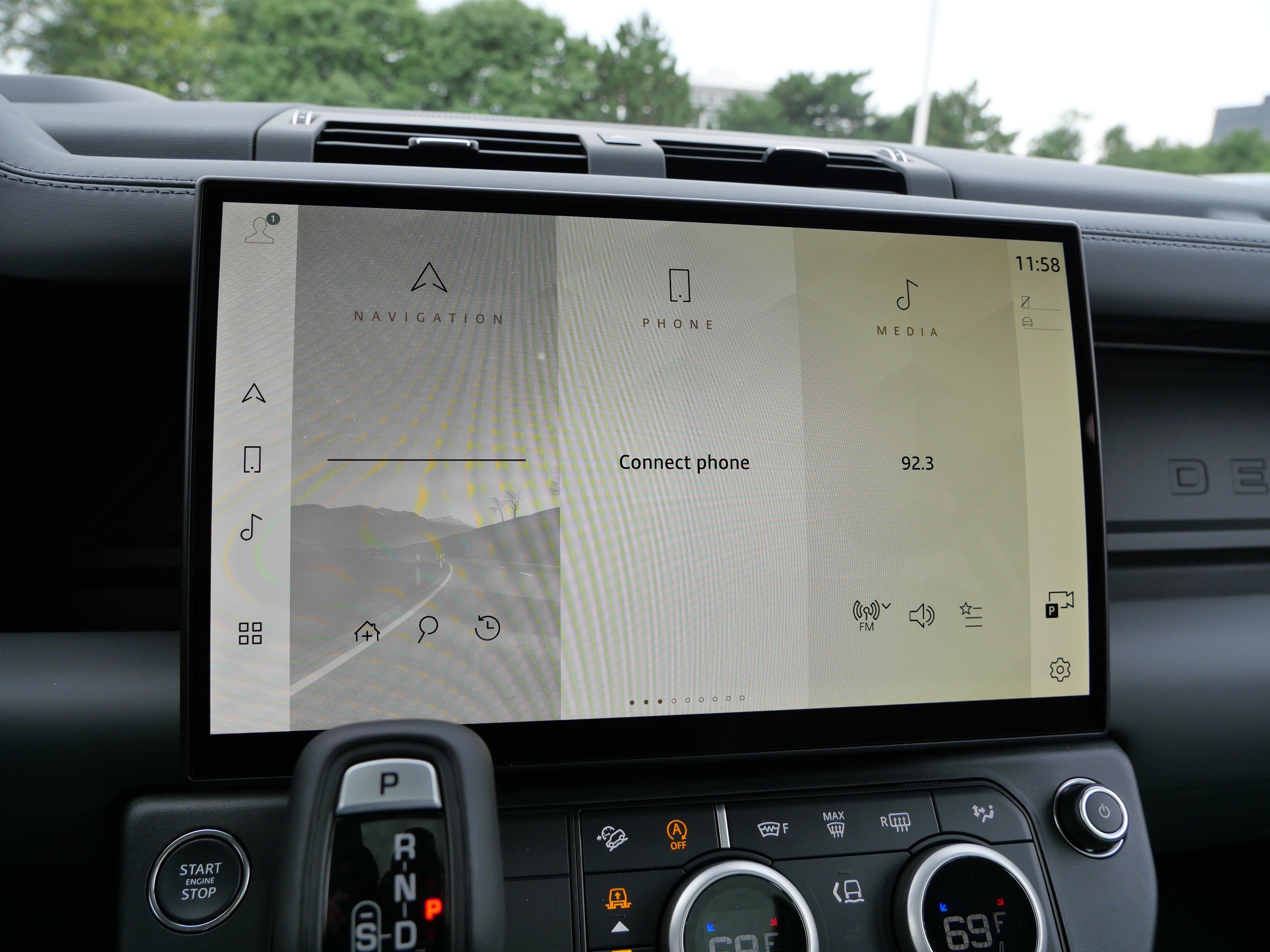 New 2026 Land Rover Defender 130 X-Dynamic SE AWD/4WD image 8