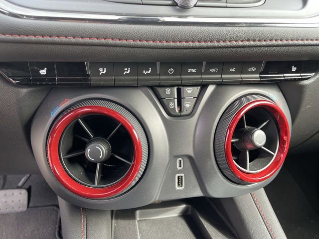 Used 2025 Chevrolet Blazer RS FWD image 19