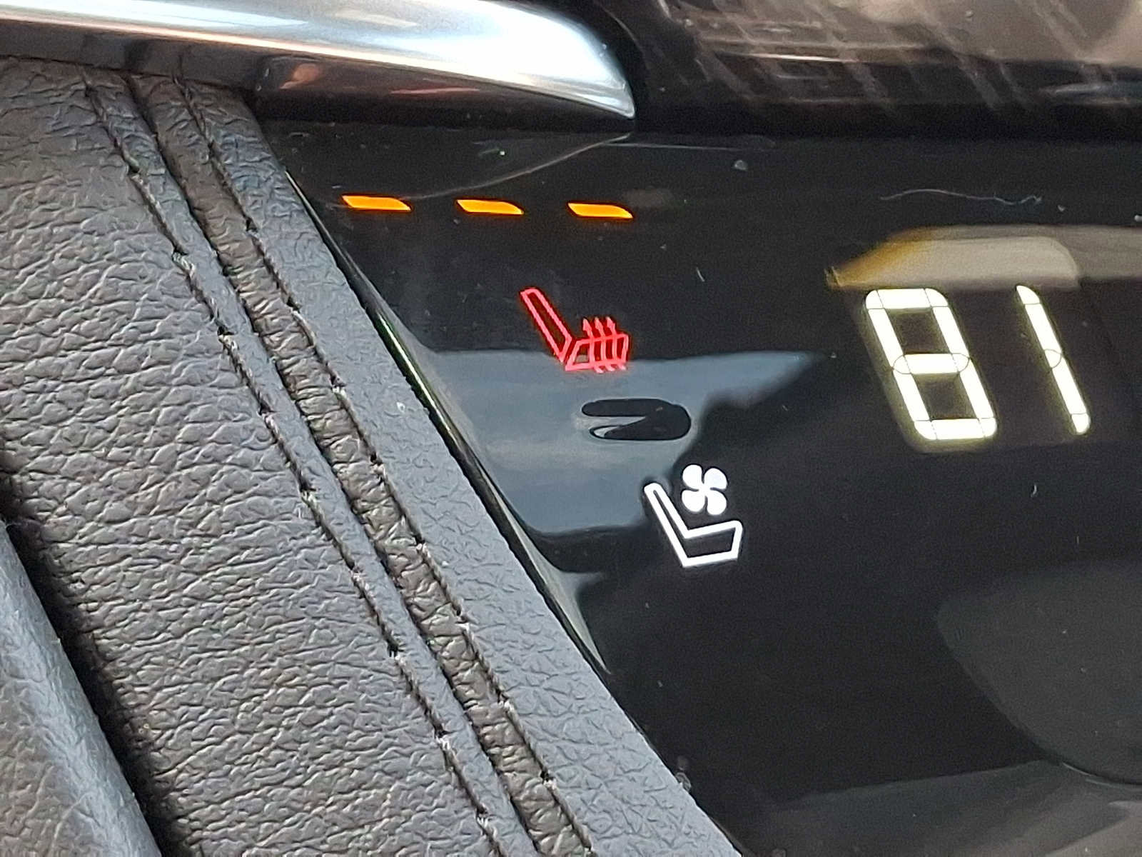 Certified 2023 Cadillac XT6 Premium Luxury image 36