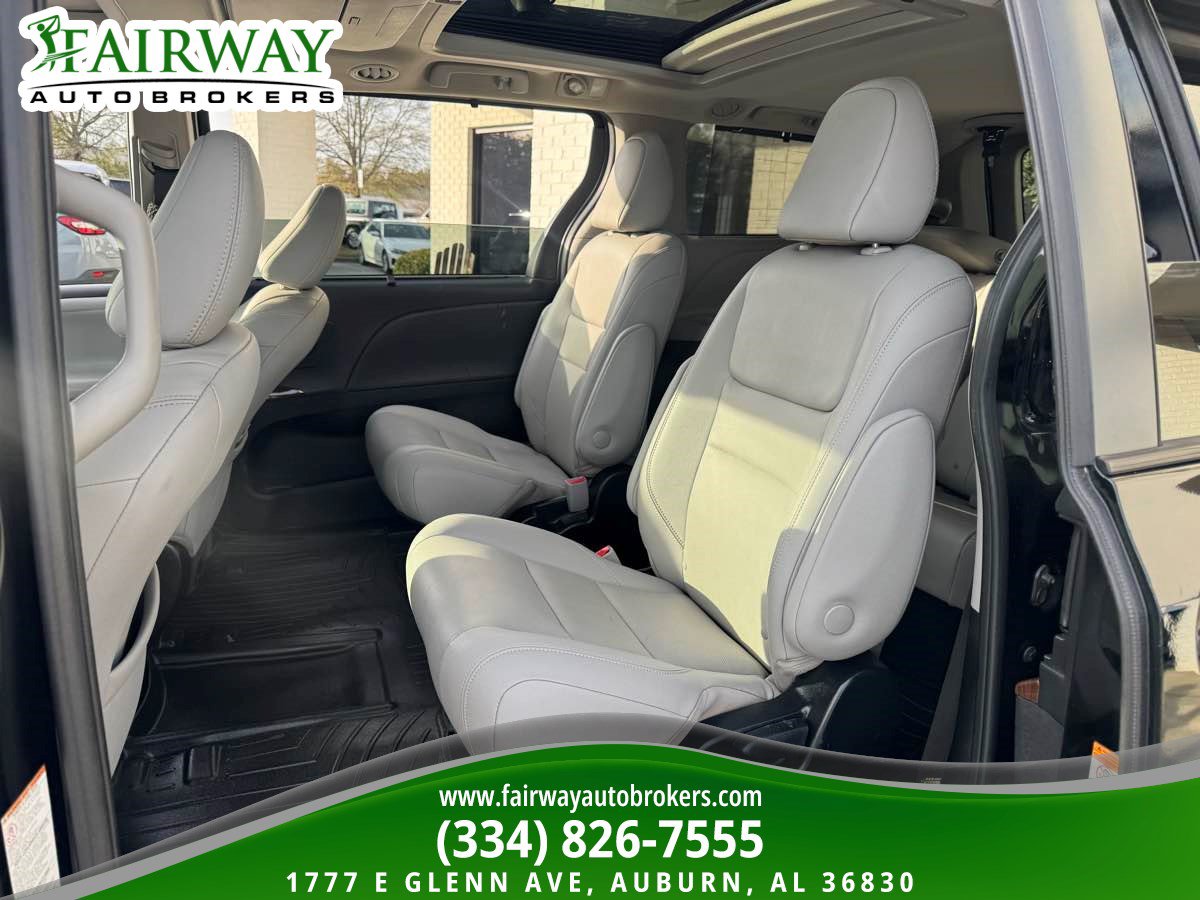 Used 2020 Toyota Sienna Limited Premium w/ Carpet Mat Package AWD/4WD image 11