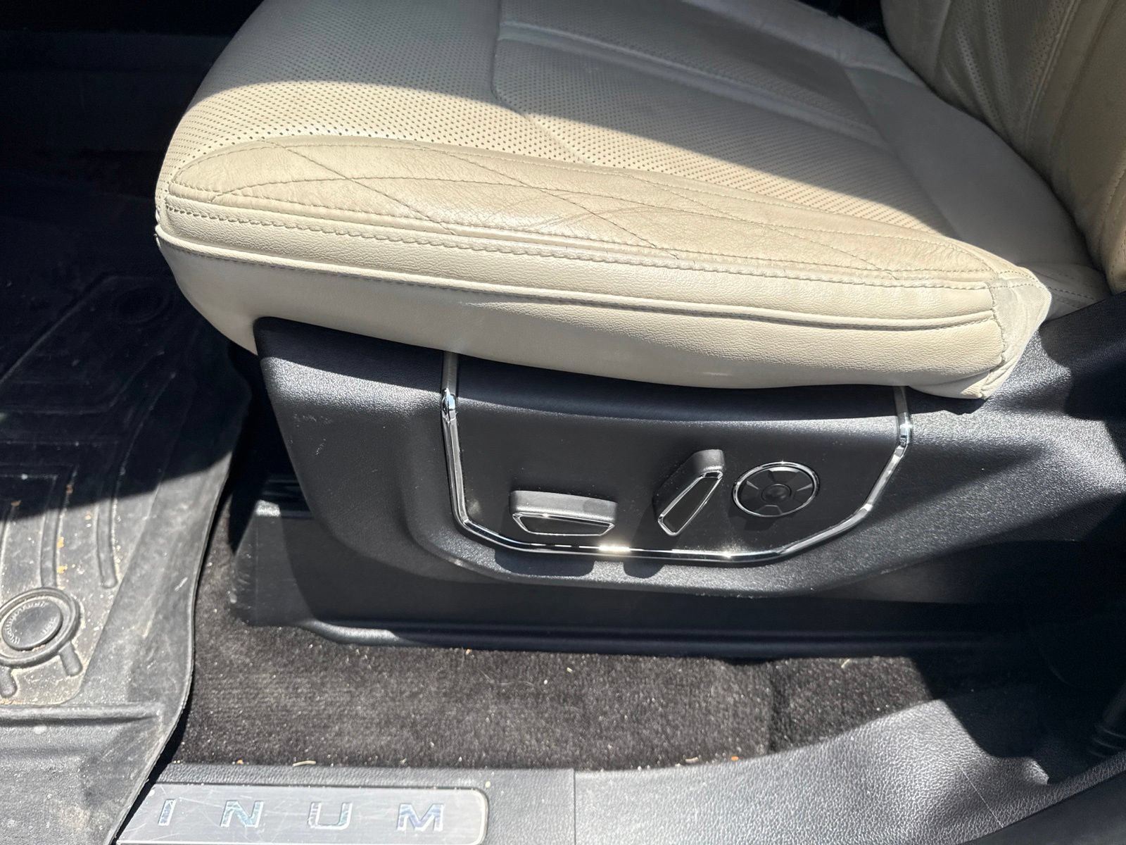 Used 2018 Ford Expedition Max Platinum RWD image 9